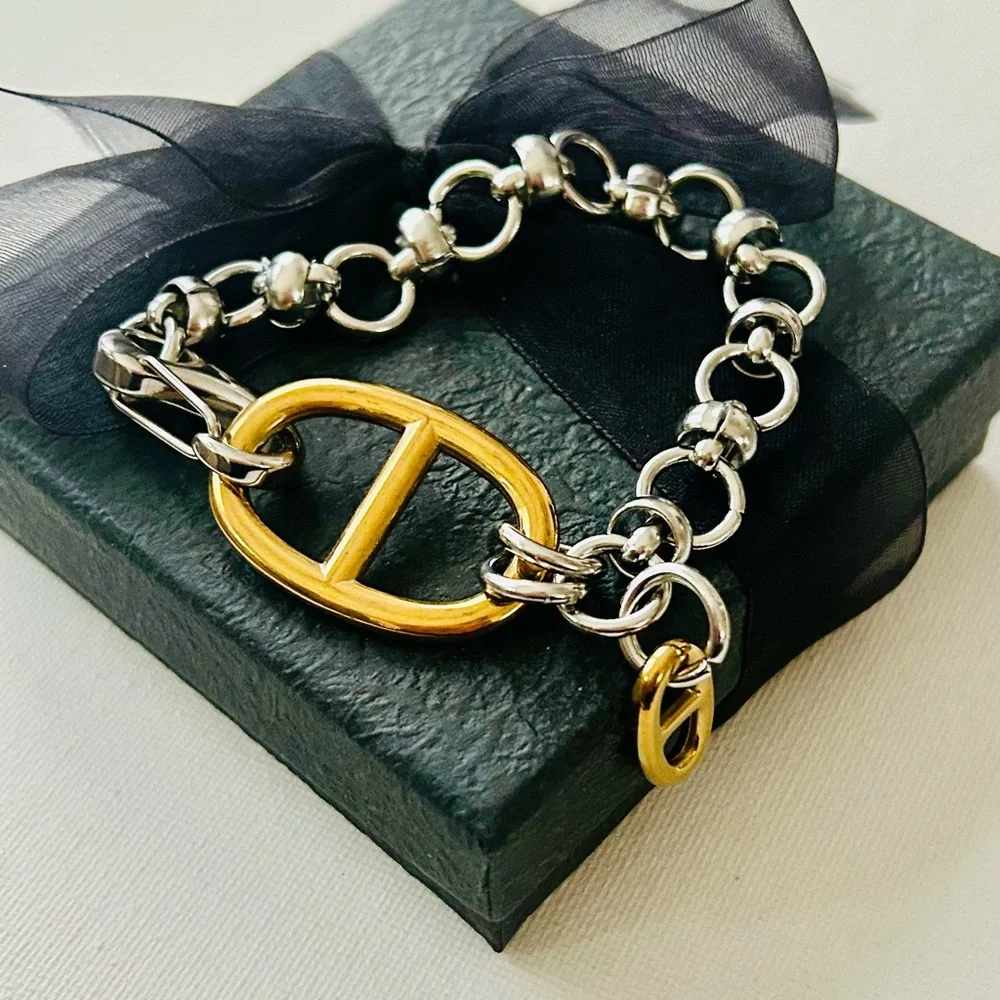 Designer-Inspired Two-Tone Oval Link Bracelet - Gold & Silver Stainless Steel - Picture 3 of 6